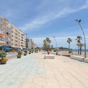 Enjoy At Our Fully Equipped 2br Town House, Beach- 1min Сasa de vacaciones